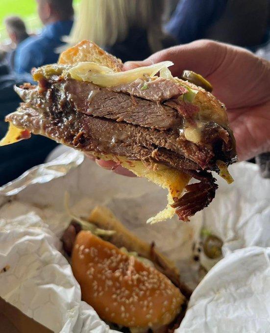 13英鎊漢堡包(Football Away Days)