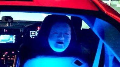 日本網友車上掛「恐怖面具」,還裝上LED燈!(X@Ryoutan_Custom)