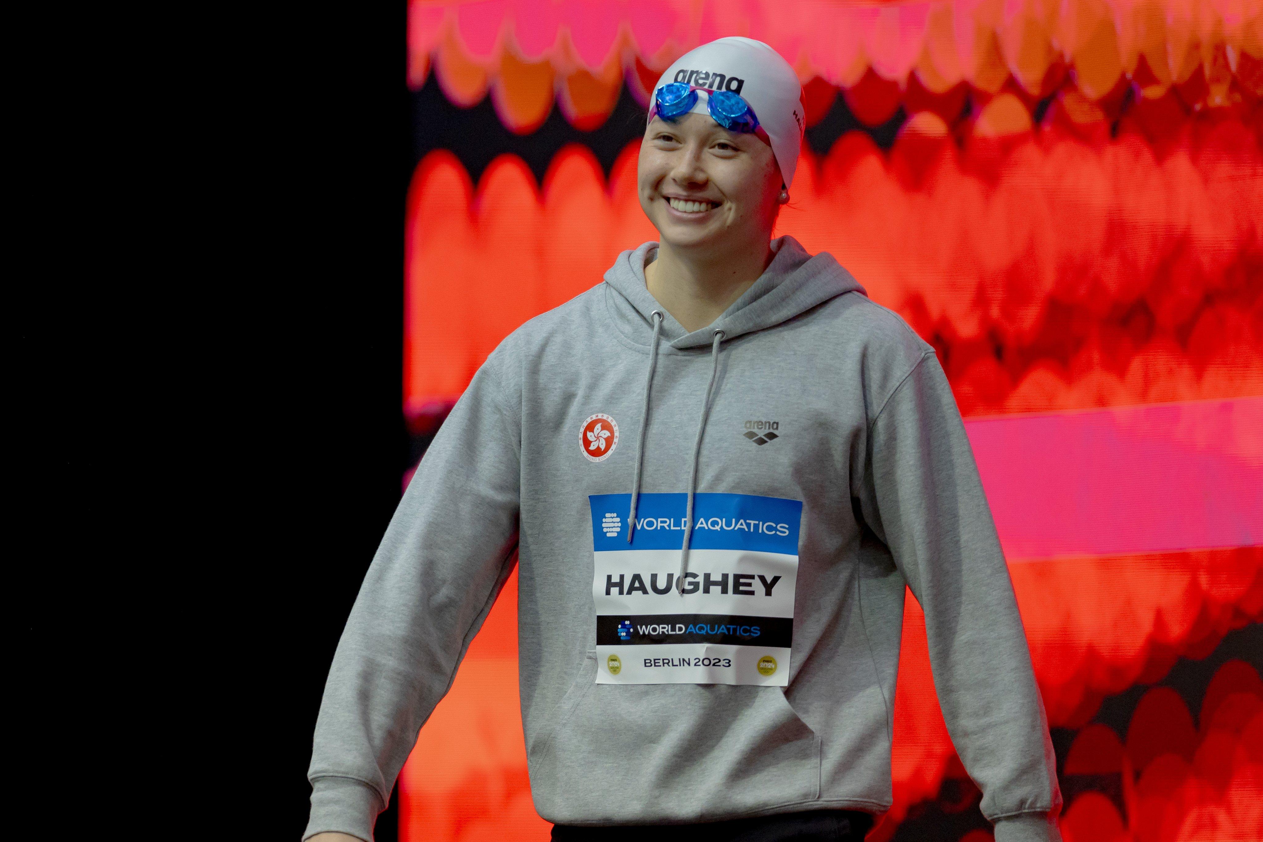 何詩蓓100自游出世界泳史第3快封后,柏林站站掃2金1銅。(網上圖片)