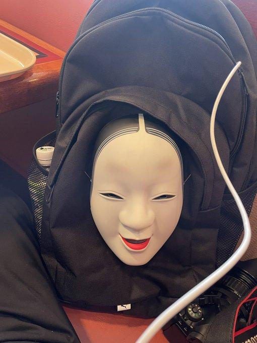 日本網友車上掛「恐怖面具」有效杜絕後車危險駕駛!(X@Ryoutan_Custom)