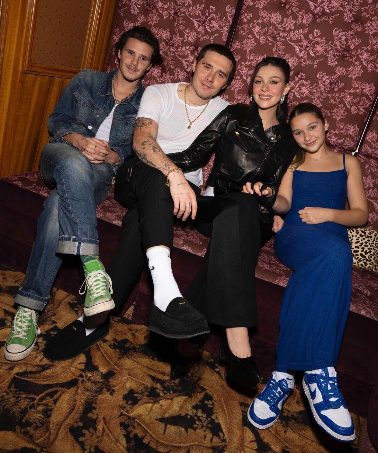 今次獨欠二仔Rmeo,碧咸全家撐場。