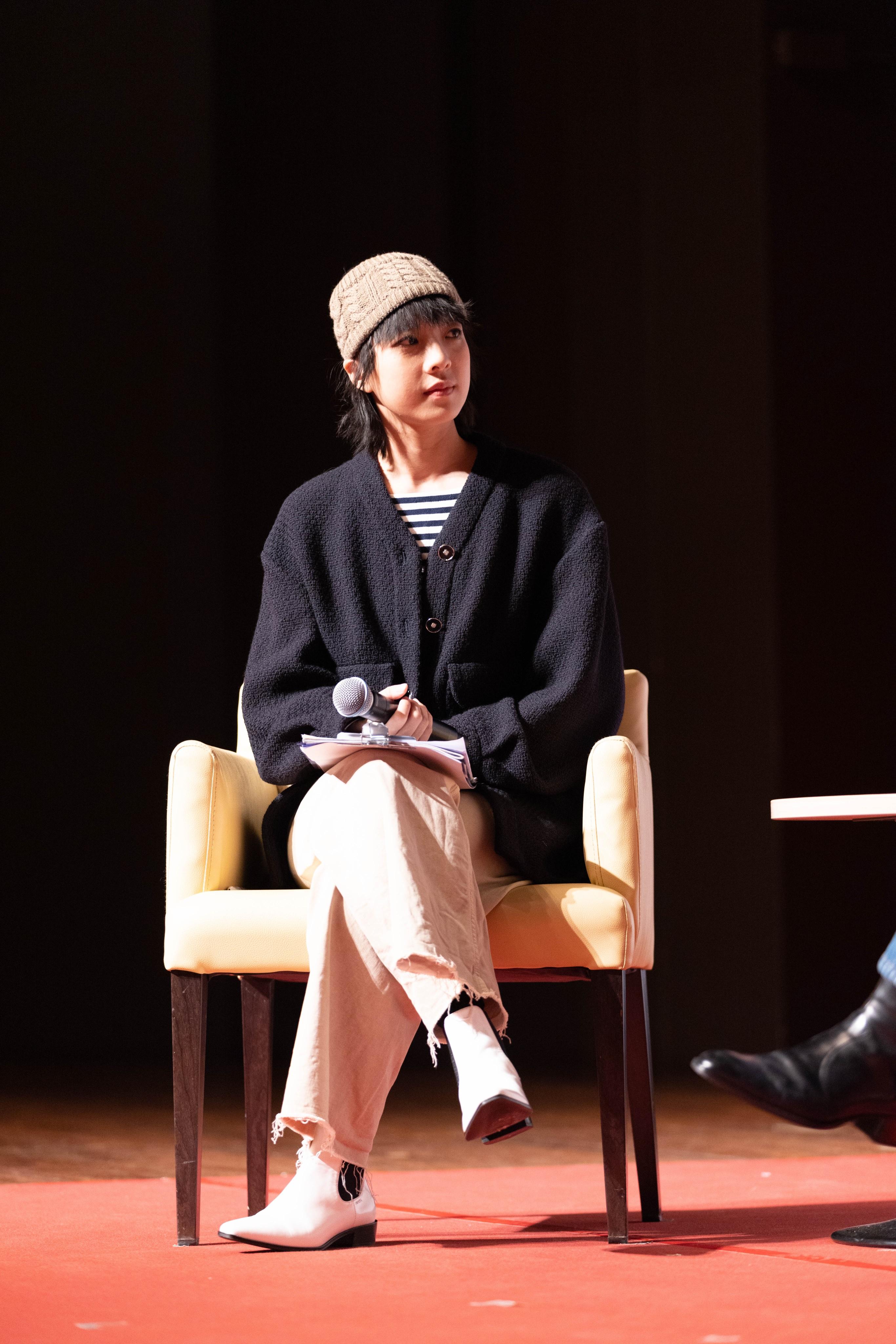 今屆香港亞洲電影節的鍾雪瑩擔任「宋康昊大師班」的主持。