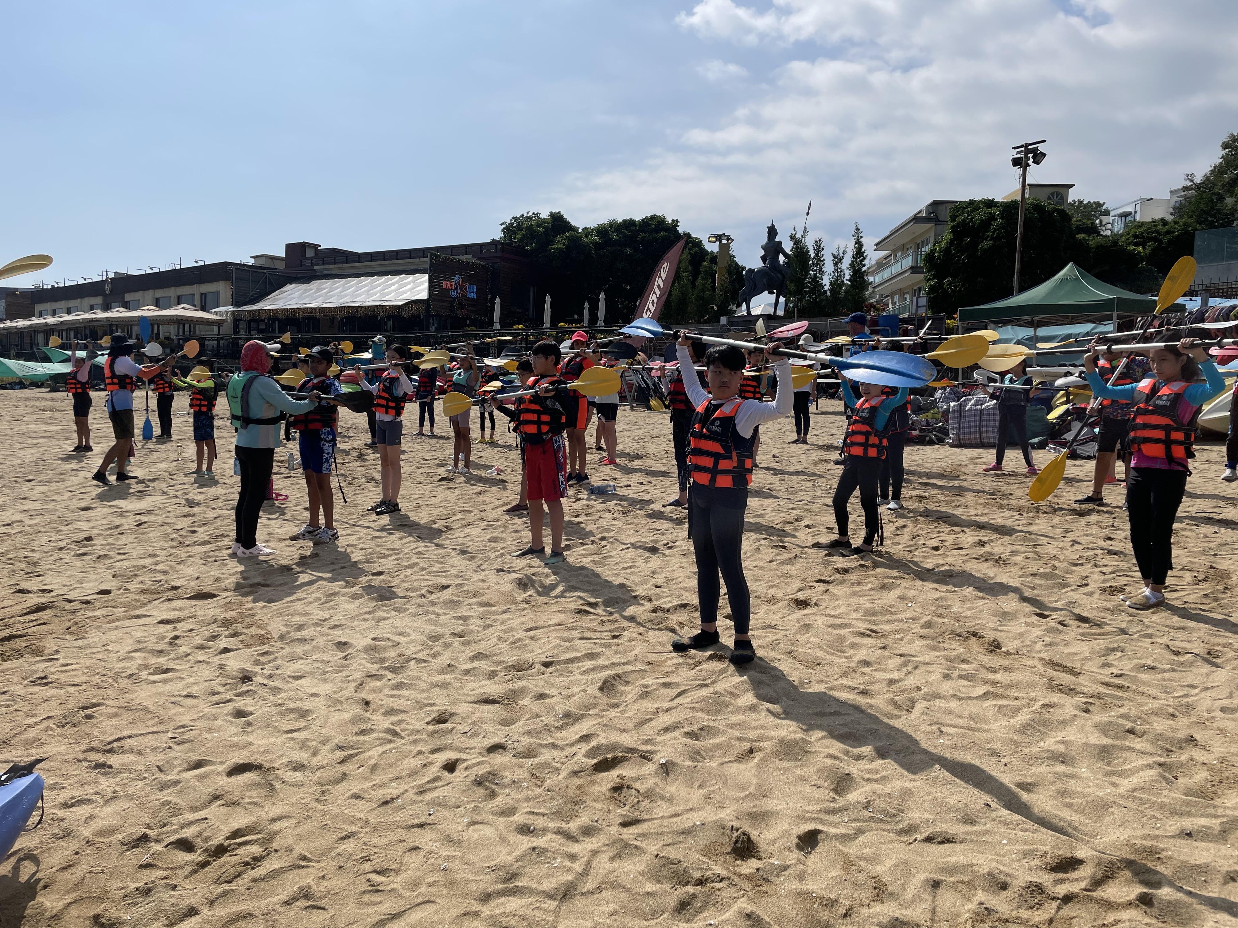 校方每年都會舉辦全方位學習活動,5、6年級學生就會參加3天2夜的宿營。