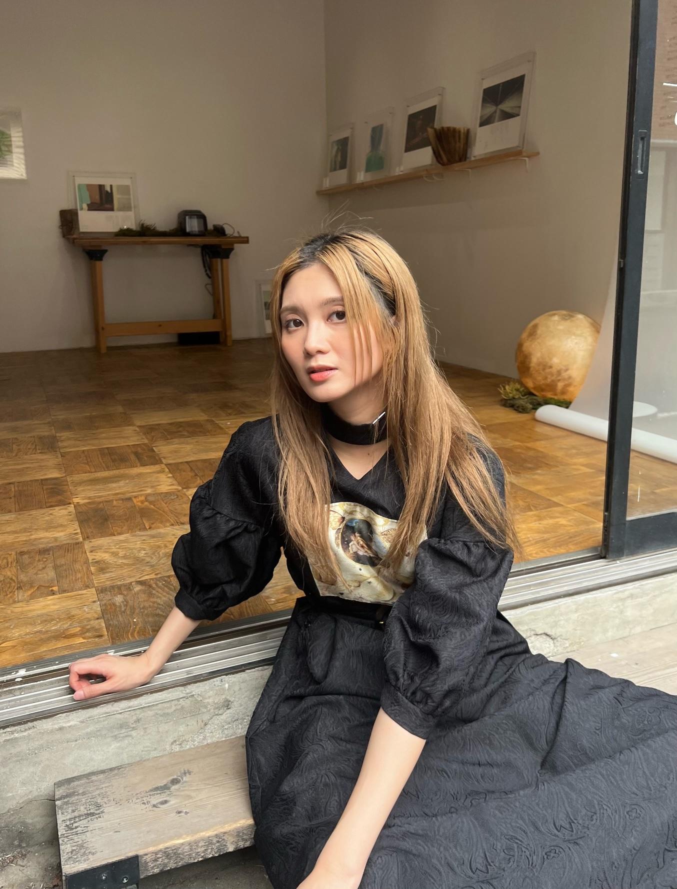 黃妍於東京完成《4891》展覽後,四處遊覽。