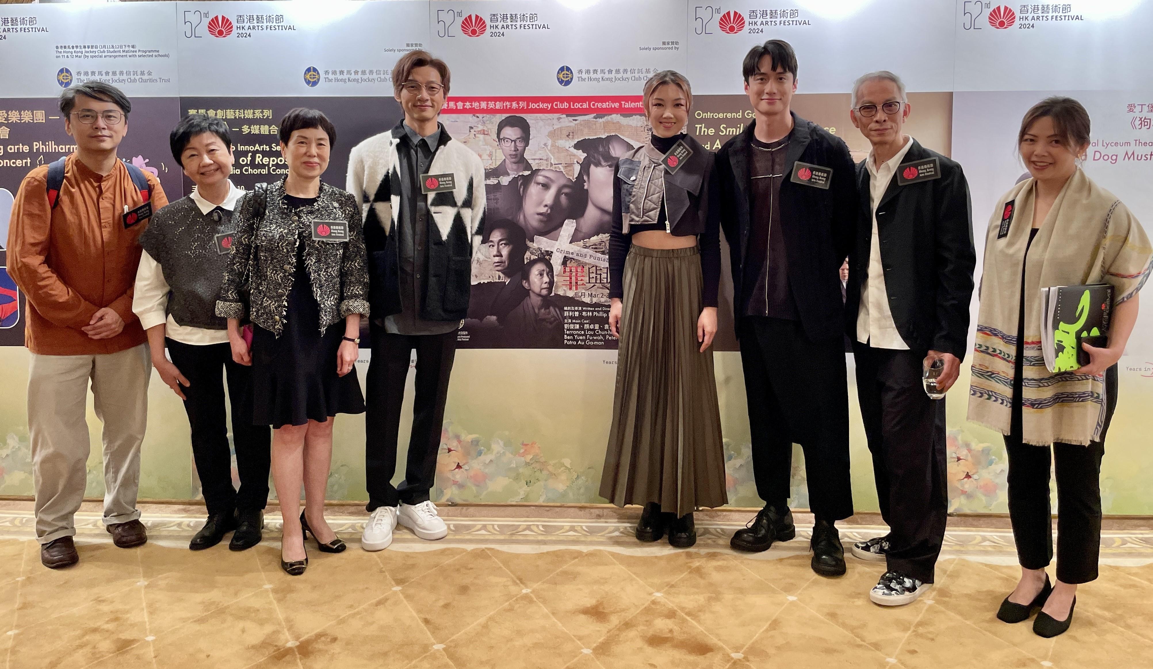 劉俊謙聯同顏卓靈、陳湛文參與第52屆香港藝術節節目記者招待會。