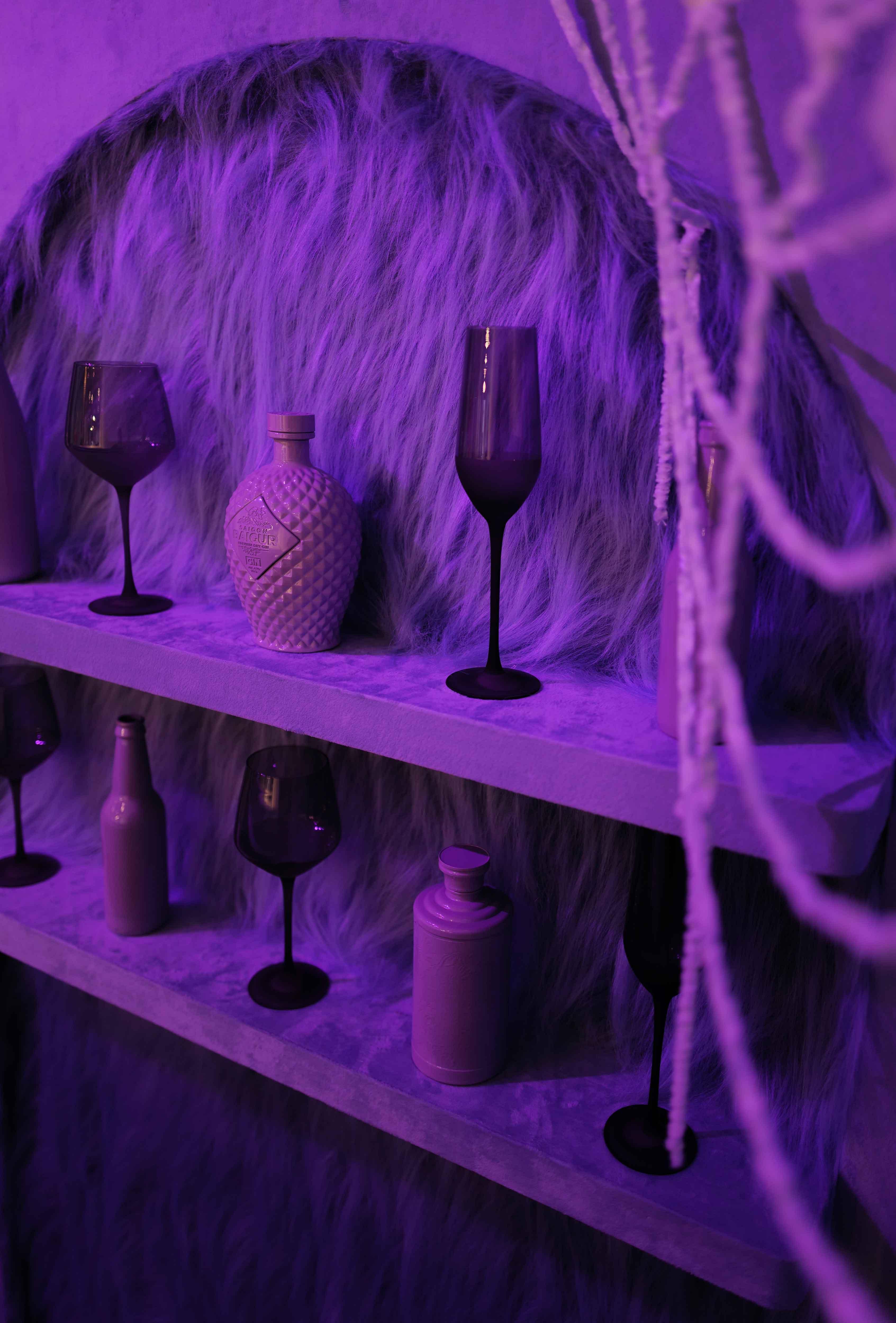 D2 Place以女巫的毛皮為設計靈感,打造神秘迷人的MOMO BAR。