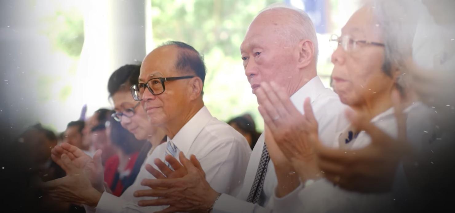 超人露面|李嘉誠罕有受訪回憶李光耀 被一句「不如你從政啦」逗得哈哈大笑