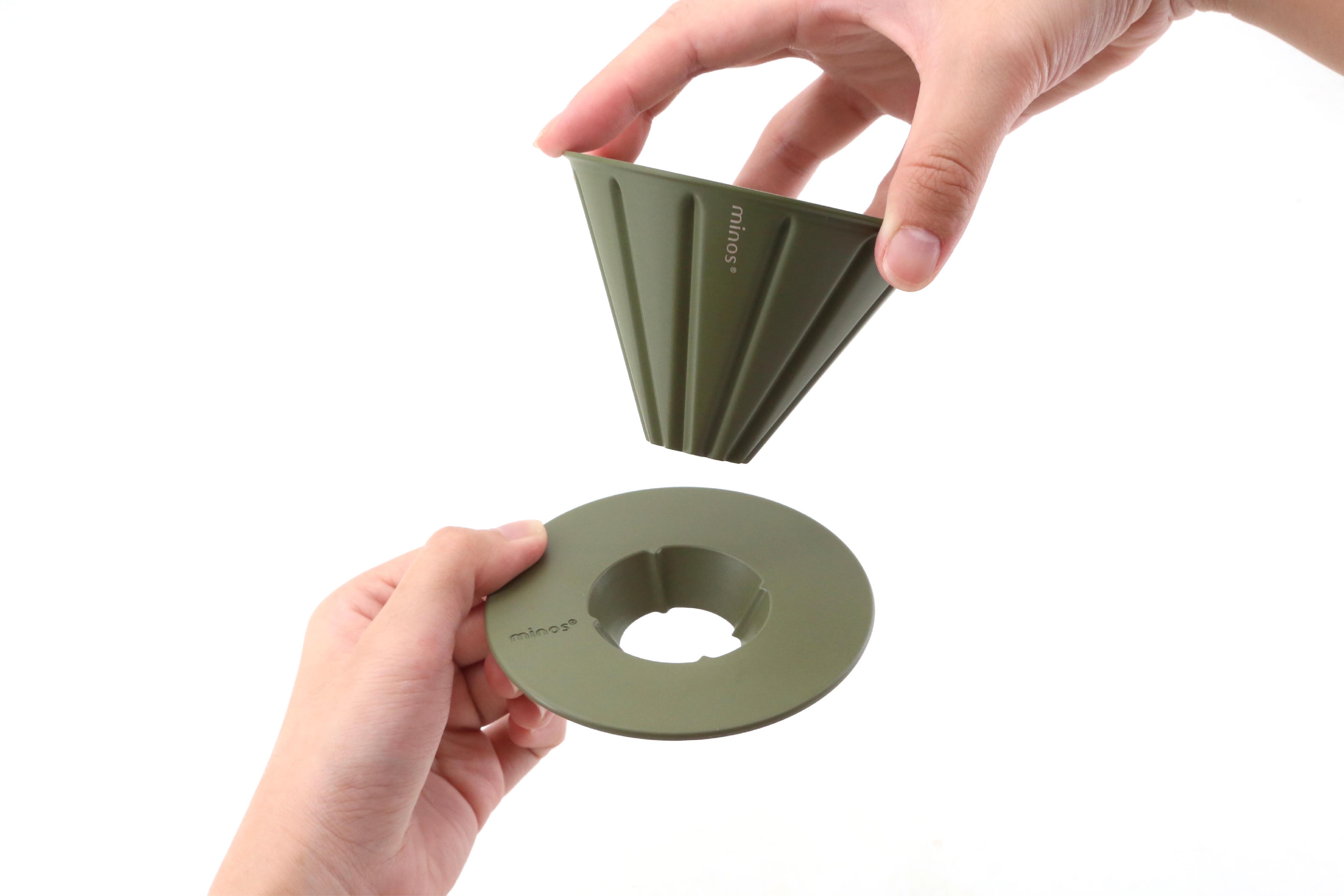 Minos不銹鋼濾杯配膠托(2杯裝)HK$199|以不鏽鋼金屬濾杯及仿瓷塑膠底座組合而成,可分離底座更方便清洗,12根V形肋骨平均分散排氣,保持沖煮流速穩定,無論外觀抑或實用度都能迎合咖啡愛好者的喜好!