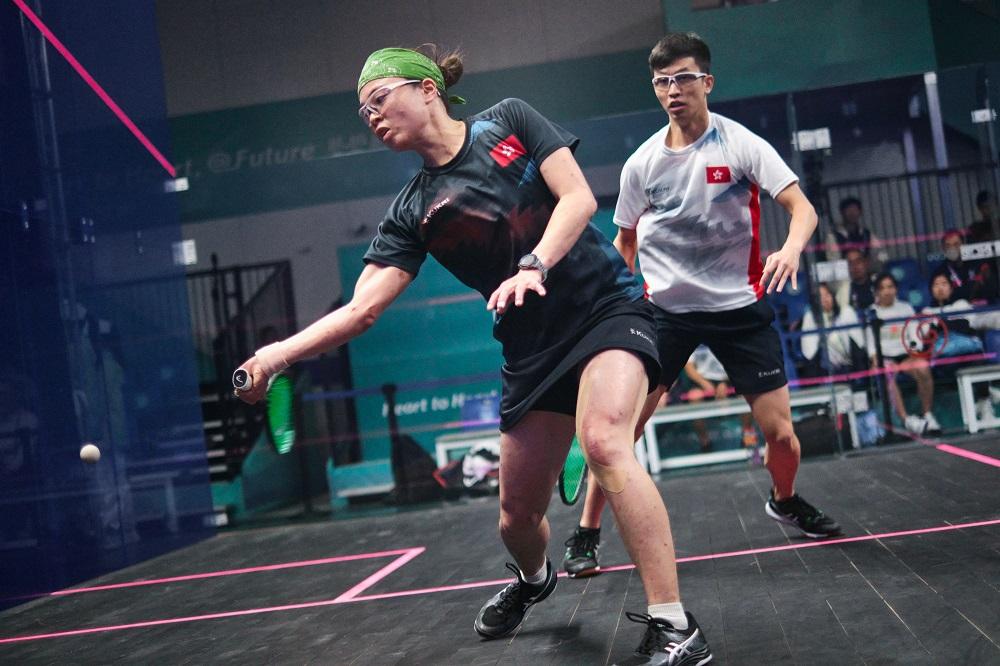 香港壁球混雙組合湯芷穎與鄧銘漮在八強對隊友李嘉兒及黃祉謙。(港協暨奧委會圖片)