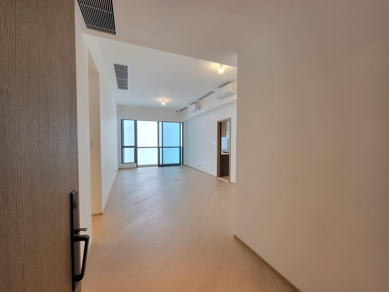 凱和山|第2座15樓E室為藍本搭建的無改動示範單位。(鍾式明攝)