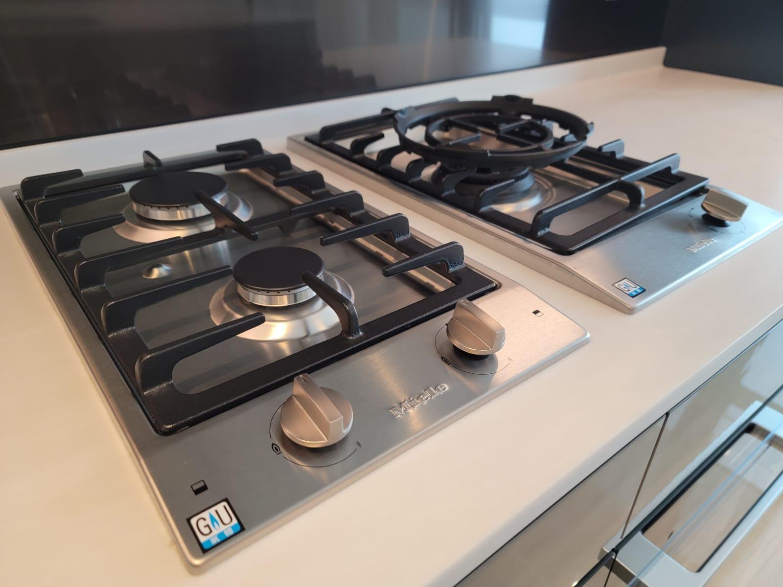 凱和山|第2座15樓E室為藍本搭建的無改動示範單位。(鍾式明攝)