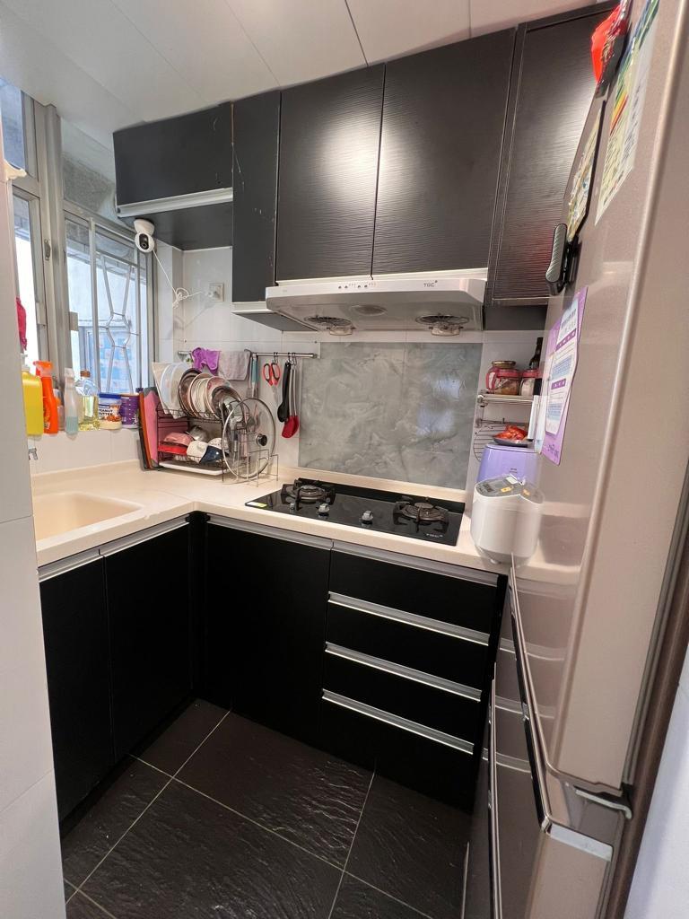 廚房裝修不俗,配套齊全。(代理提供)