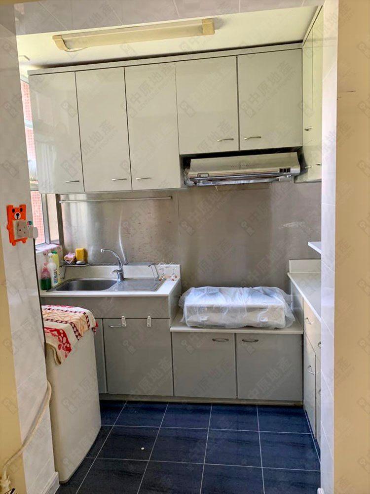 廚房頗闊大,配套新淨實用,而且十分光猛。(代理提供)