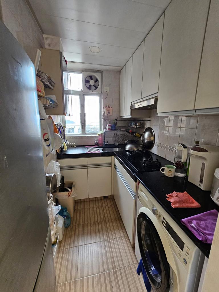 光猛開揚的廚房。(代理提供)