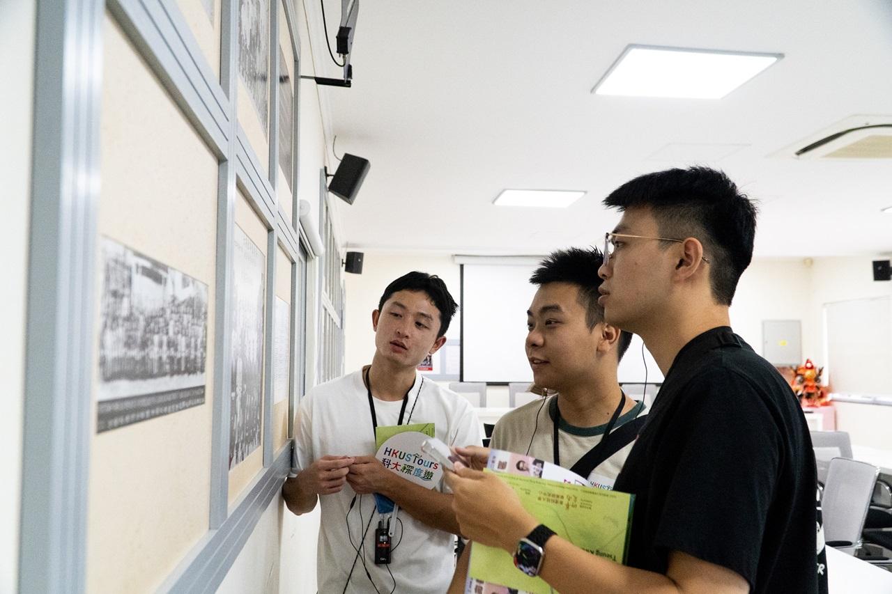 導賞團亦到訪坑口鄉事委員會,透過認識坑口和將軍澳新市鎮的發展,一同發掘科大在社區的足跡及其發展史。