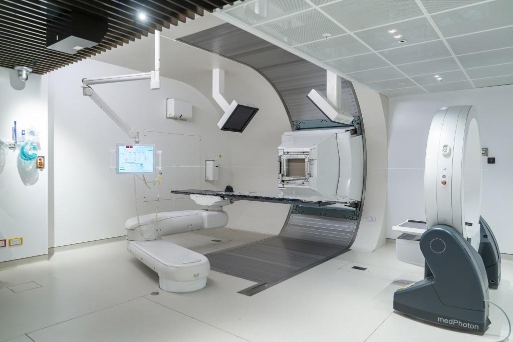 經過逾10年的籌劃和興建,養和質子治療中心於年中落成,目前為全港首間及唯一一間質子治療中心。(養和醫療提供)