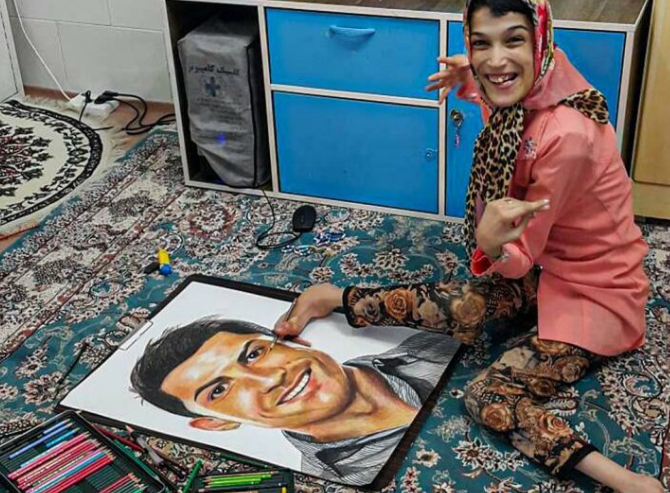 C朗在伊朗擁吻殘疾女畫家惹風波 涉通姦或被鞭刑99下