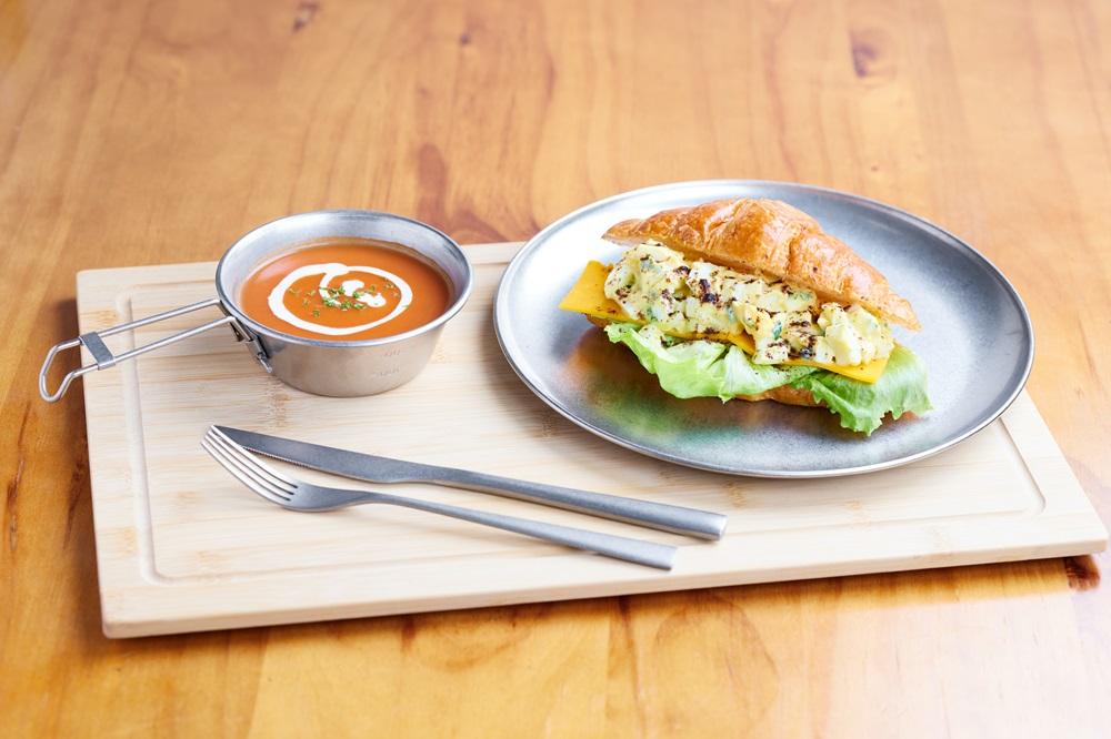 GOOCA以輕便、健康及創意為賣點,提供新鮮健康食材,其中自選組合非常適合輕食的上班一族。