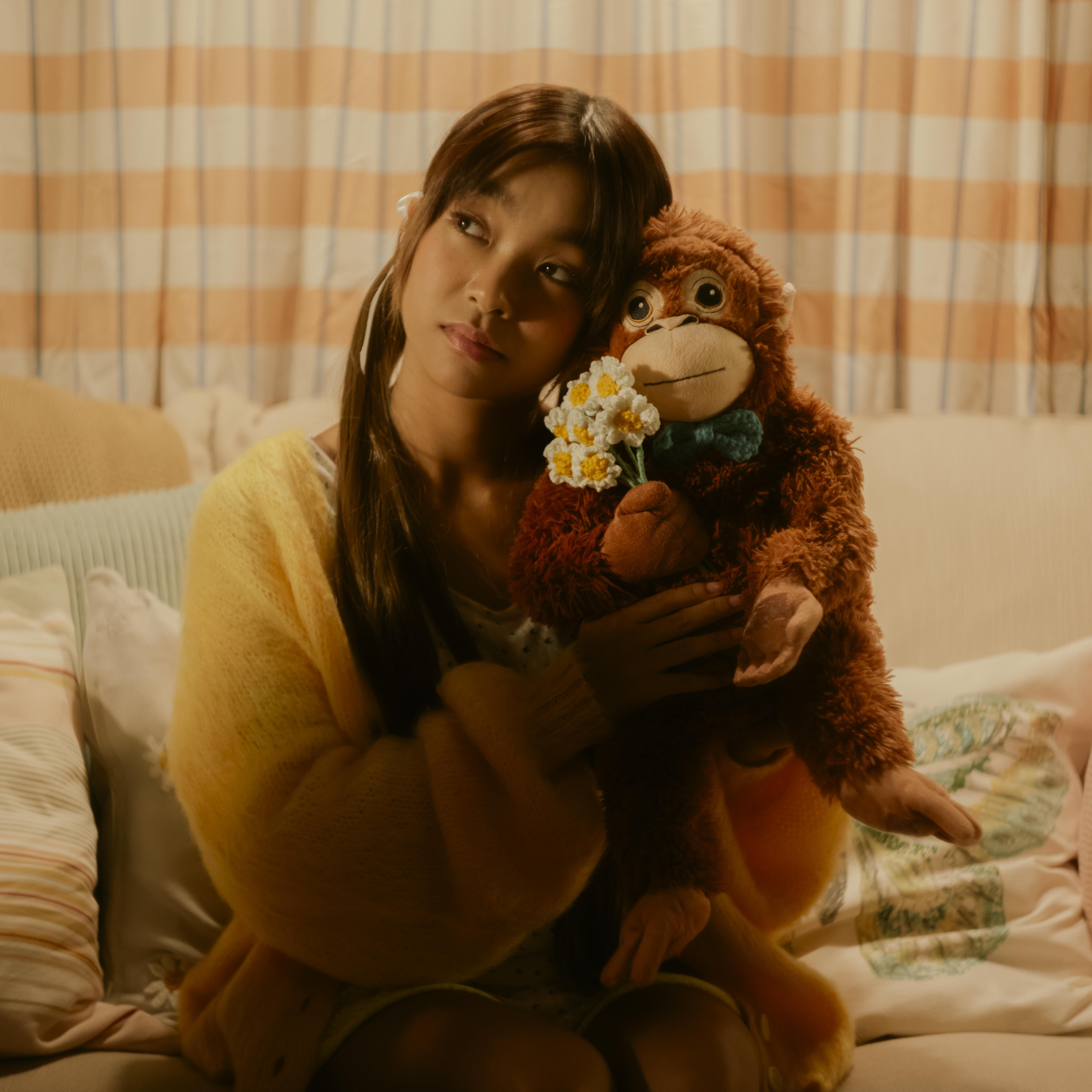 Moon Tang新歌《房屋供應問題》獲黃偉文填詞,以房屋比喻感情。