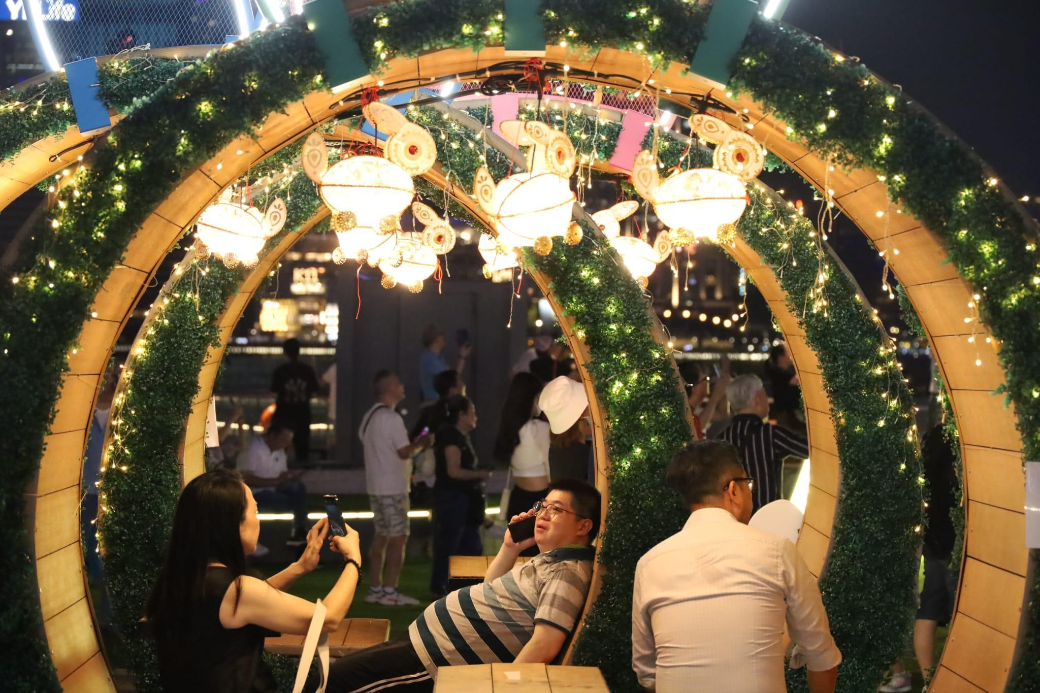 香港夜繽紛|邵家輝:應聚焦舉行市集 18區同時開設反而達不到效果