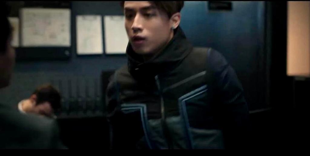 AK江𤒹生.。(《12怪盜》預告片截圖)