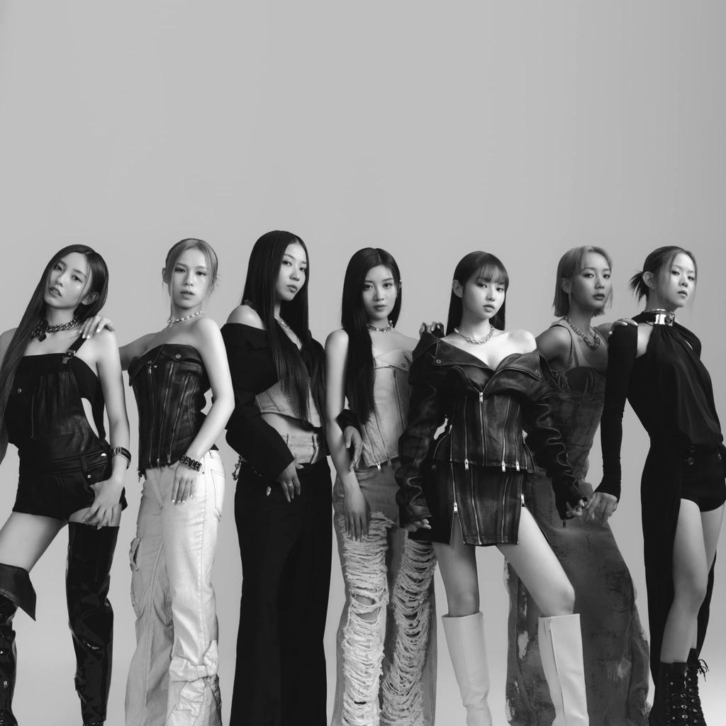 COLLAR日前發放全新靚相,獲網民有讚。