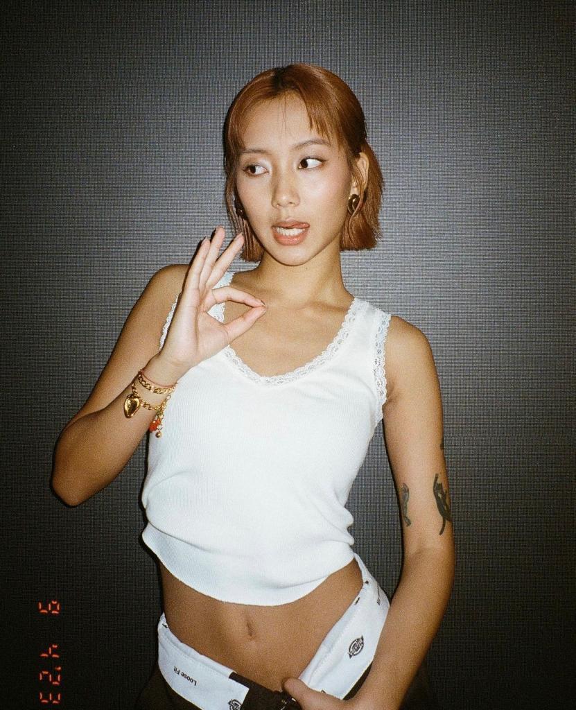 而Marf亦在個人社交平台分享一段「加速版」的《Speak Love》Dance Verson短片