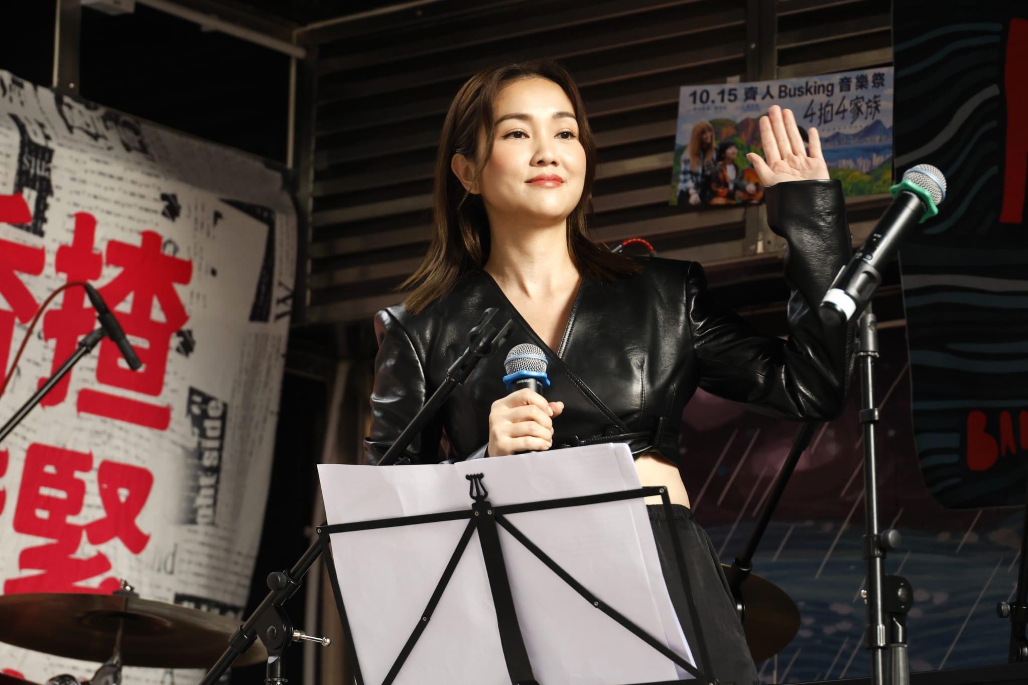 謝安琪Buskinge活動唱電影主題曲。(林俊源攝)