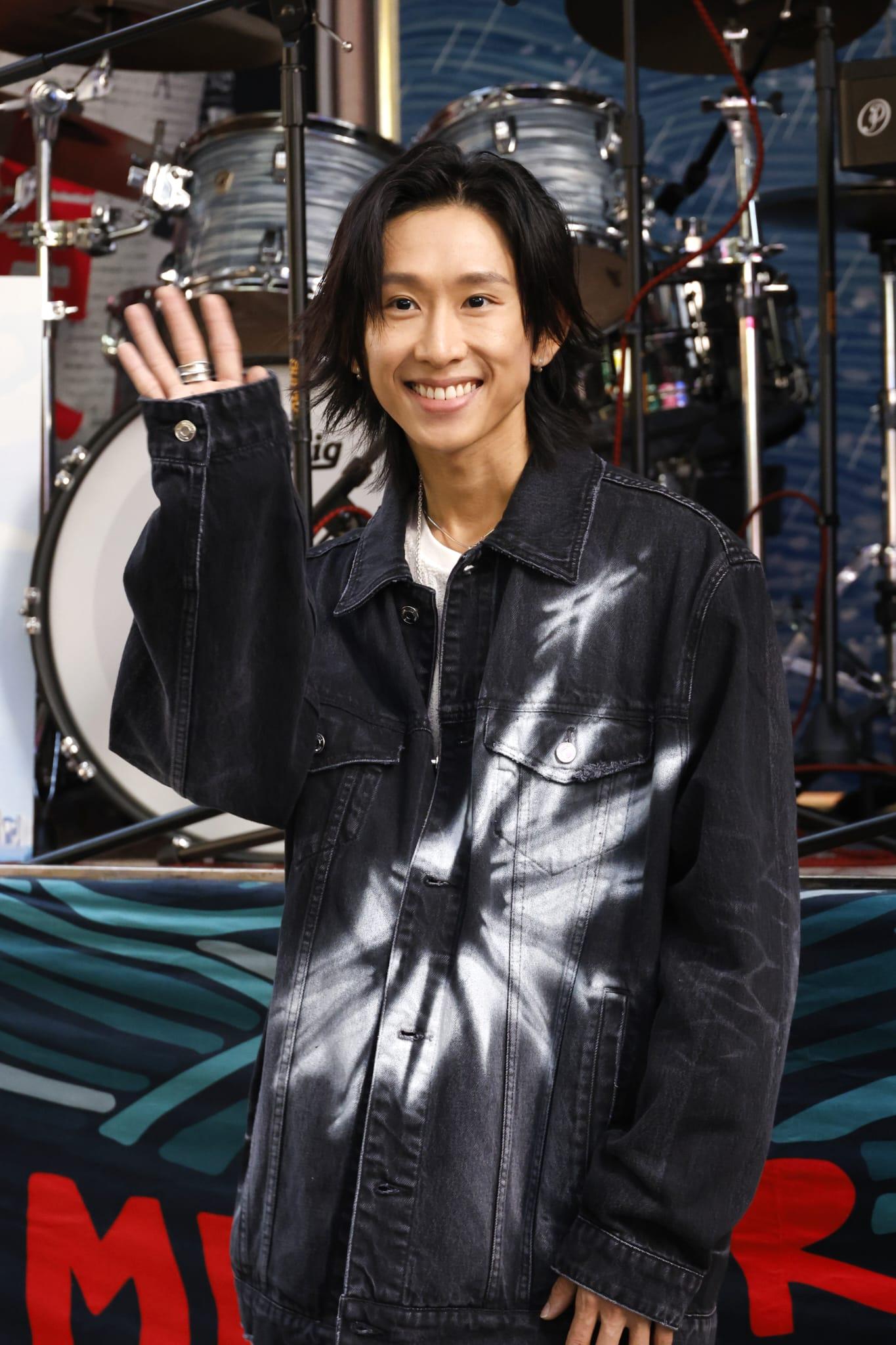 張進翹自認不及陳奐仁靚仔,是顏值擔當的第二把交椅。(林俊源攝)