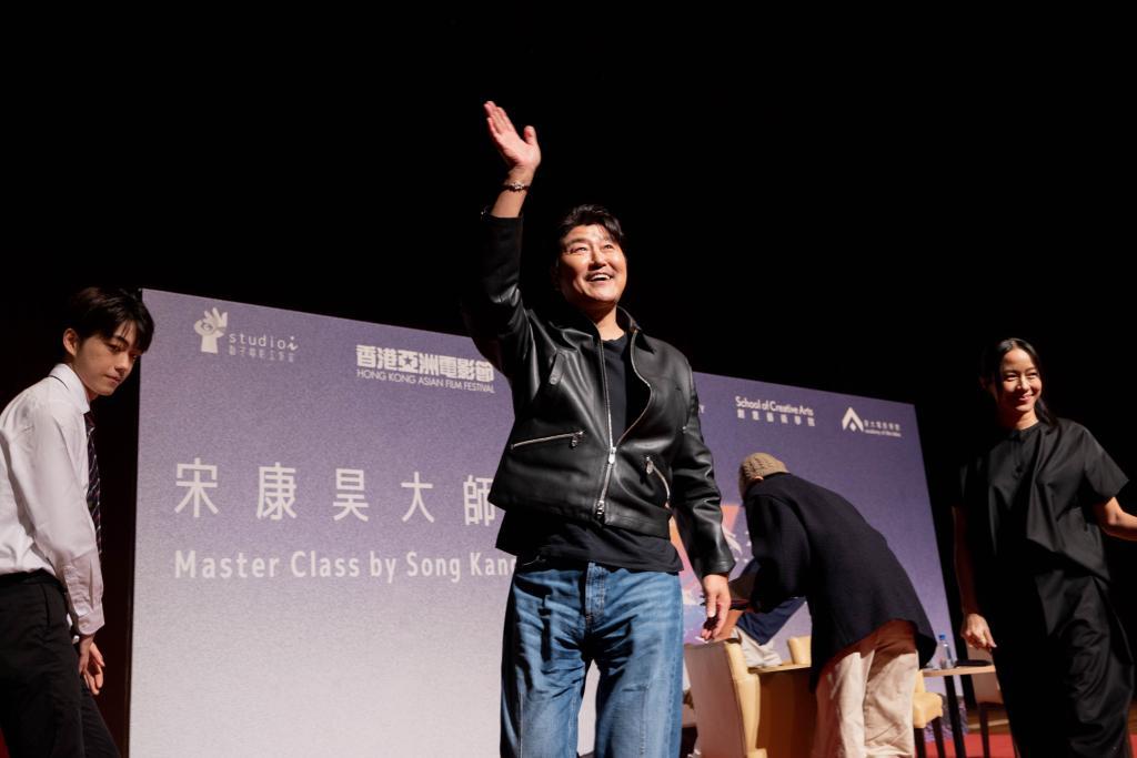 康城影帝宋康昊來港出席「大師班」活動,非常親民。