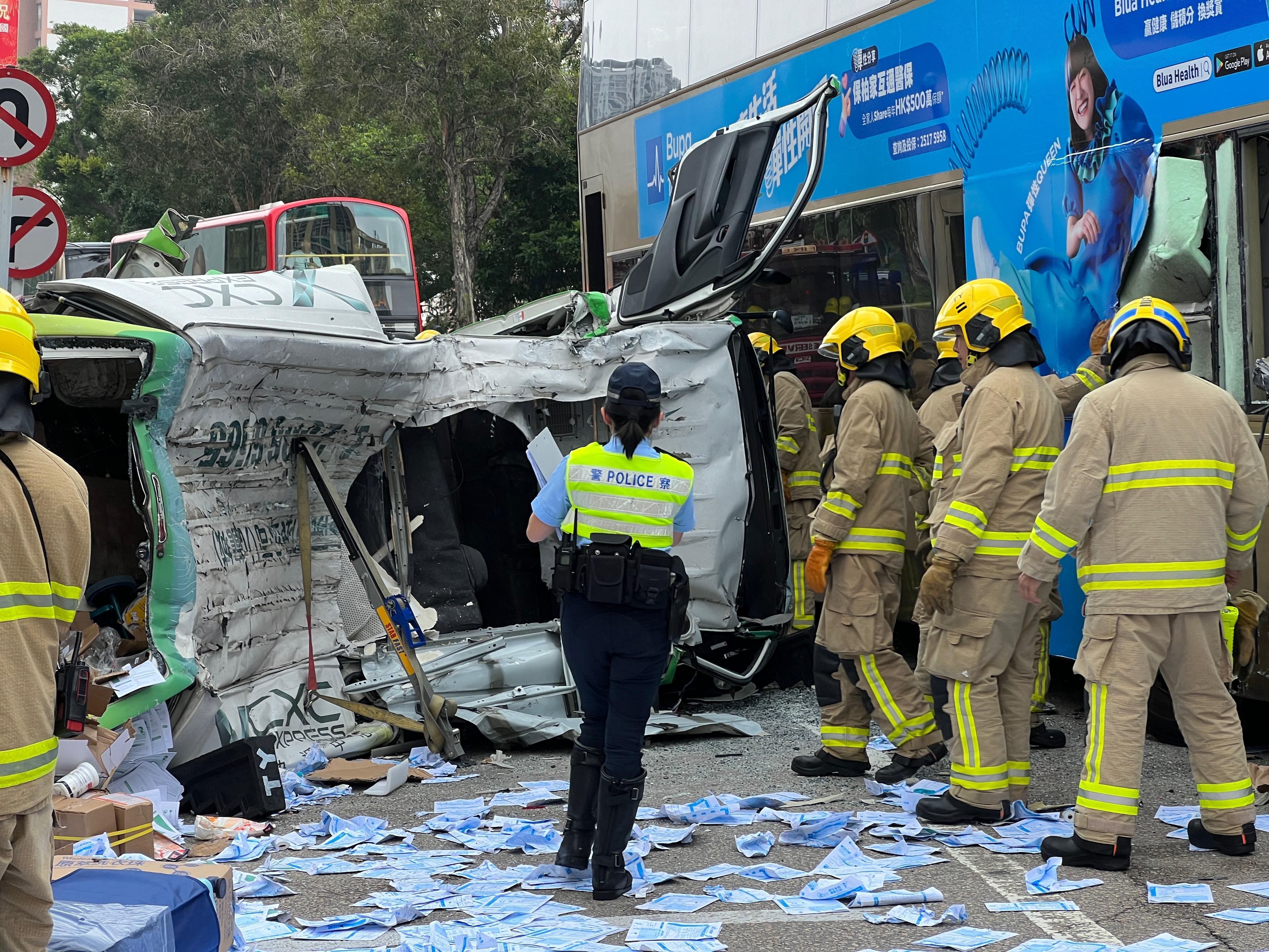 青衣客貨車越線撼巴士跟車工亡 客貨車司機涉毒駕及危駕被捕(更新)