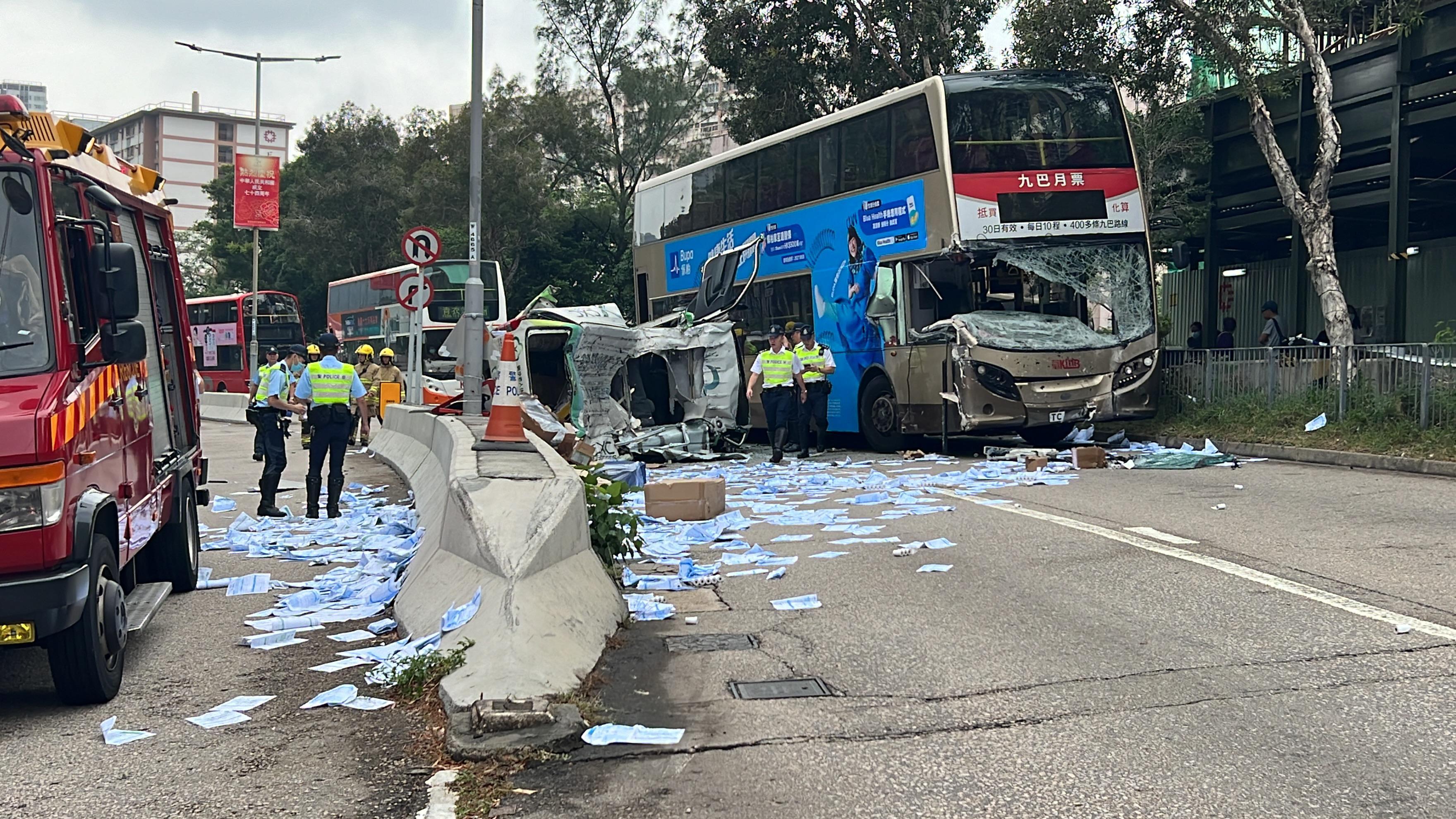 青衣客貨車越線撼巴士跟車工亡 客貨車司機涉毒駕及危駕被捕(更新)