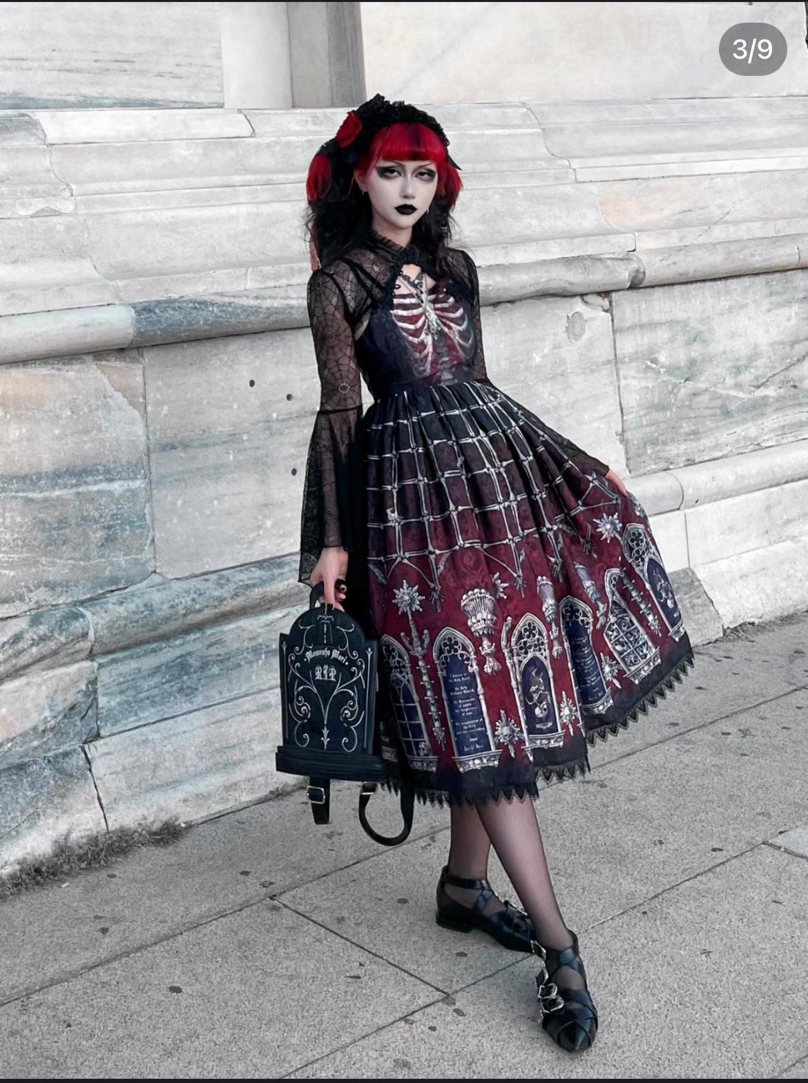 內地女身穿哥特風格裙被拒入米蘭教堂 仲用1事口硬稱:我沒有問題。(圖片來源:小紅書)