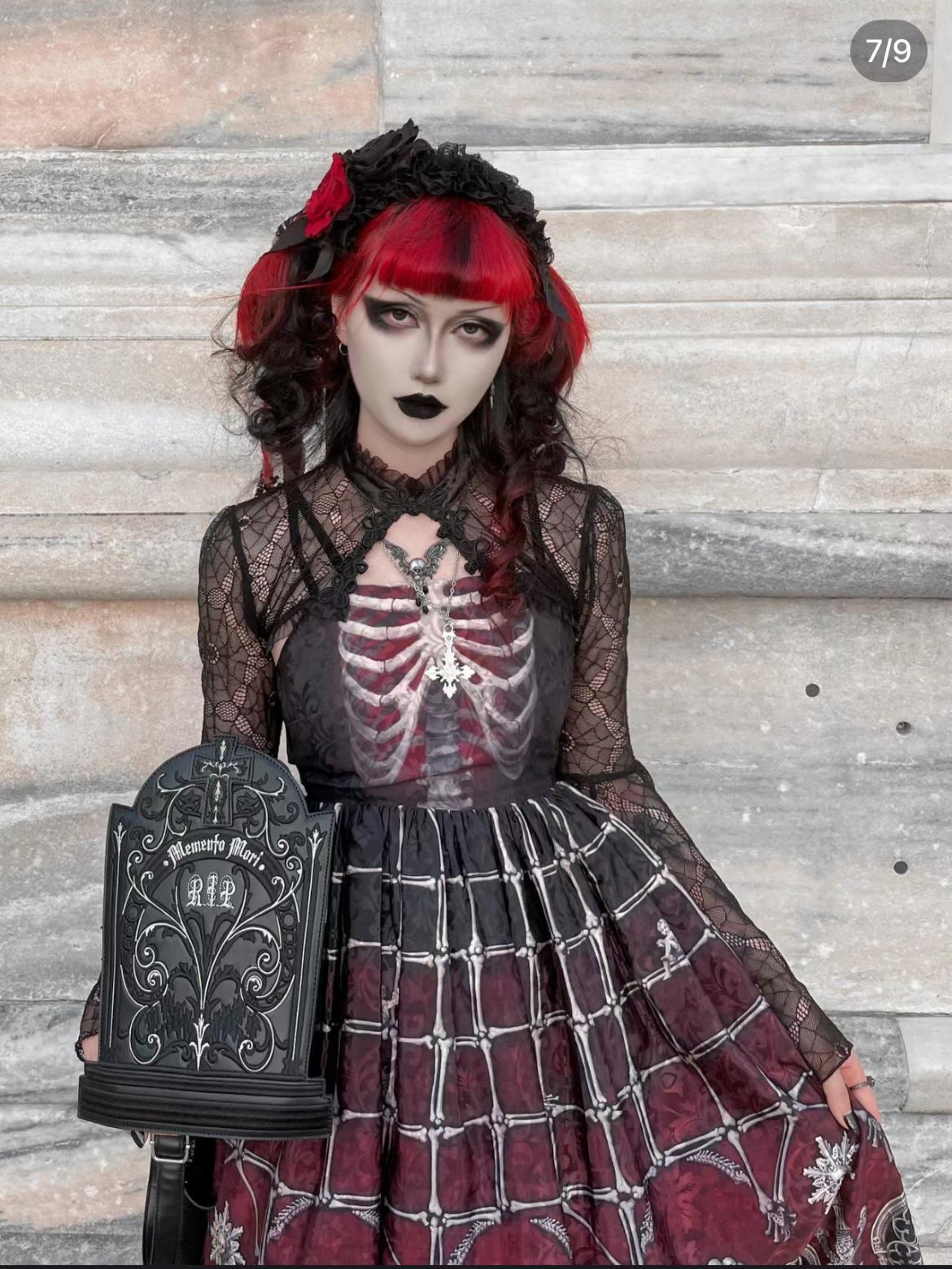 內地女身穿哥特風格裙被拒入米蘭教堂 仲用1事口硬稱:我沒有問題。(圖片來源:小紅書)