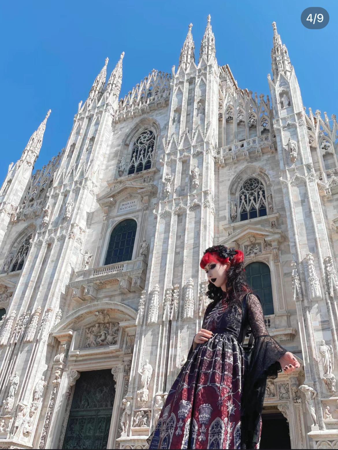 內地女身穿哥特風格裙被拒入米蘭教堂 仲用1事口硬稱:我沒有問題。(圖片來源:小紅書)