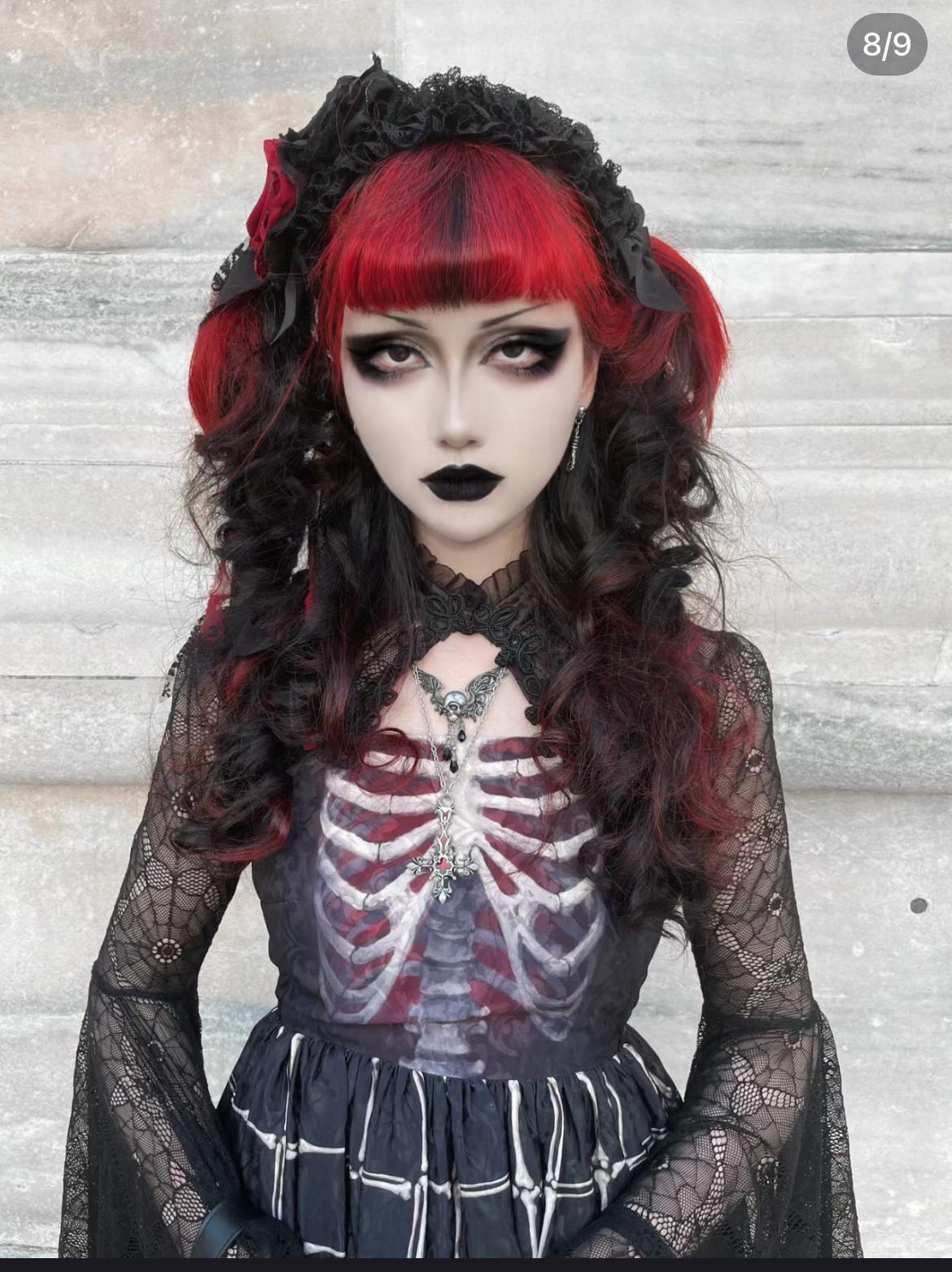 內地女身穿哥特風格裙被拒入米蘭教堂 仲用1事口硬稱:我沒有問題。(圖片來源:小紅書)