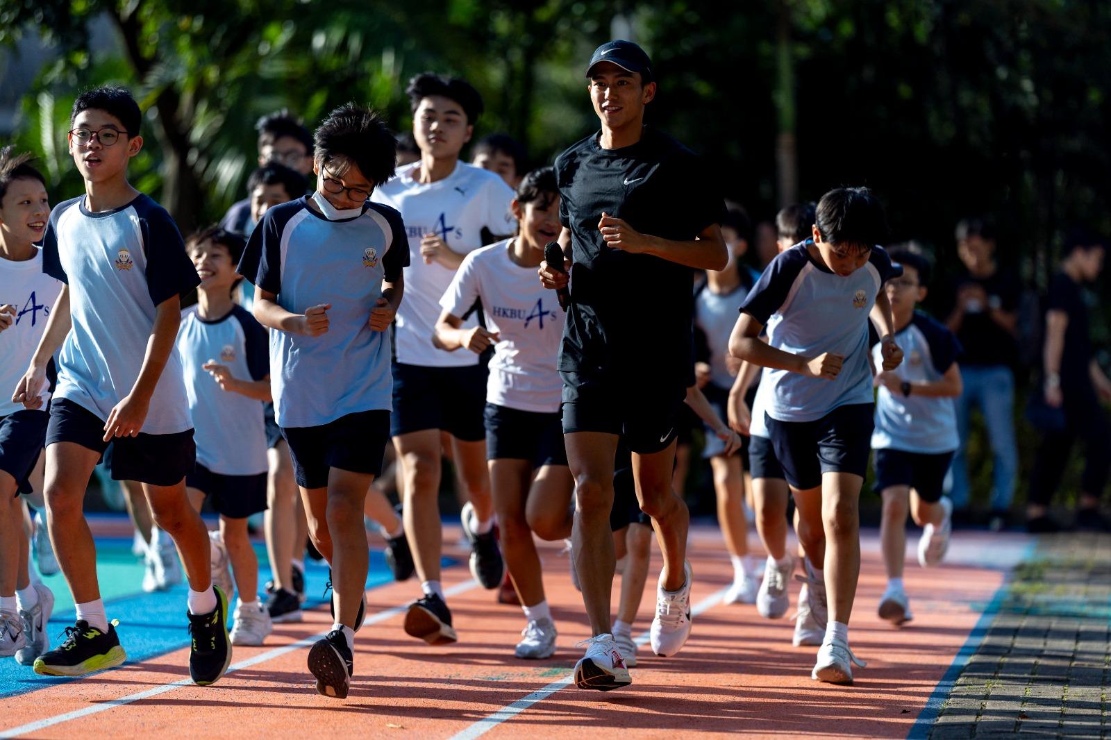 日本著名跑手大迫傑與香港的王錦輝中小學交流(Brian Ching@EKiDEN)