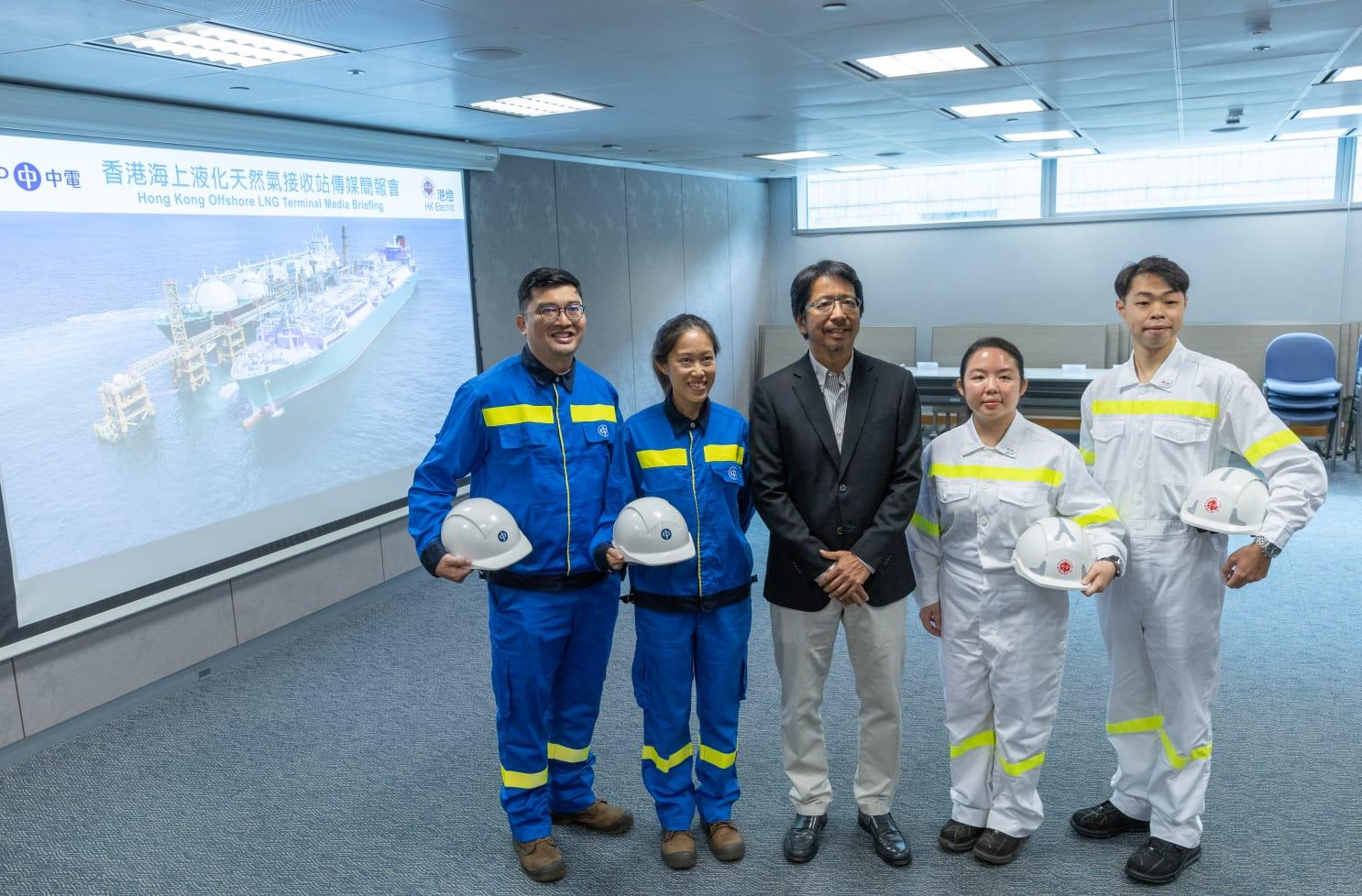 兩電海上液化天然氣接收站投入運作,接收首批按長期供應協議供港液化天然氣。(蘇文傑攝)