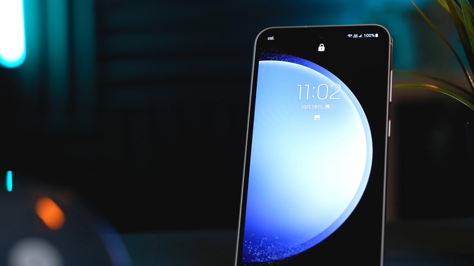 Samsung S23 FE顏色機有綠、灰、白、紫四種,螢幕 6.4 吋