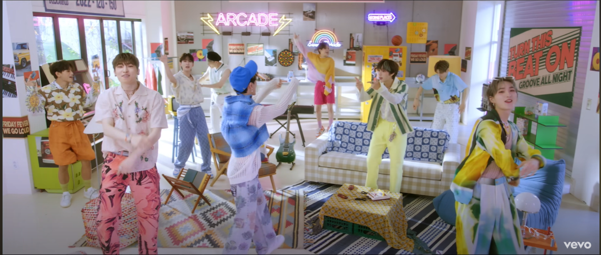 《ONLY FUN》MV充滿正能量及色彩繽紛。