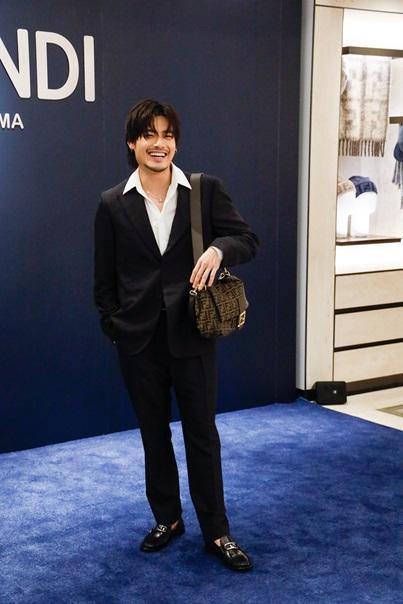 黃溢濠被指西裝look激似林家棟的「東莞仔」造型。