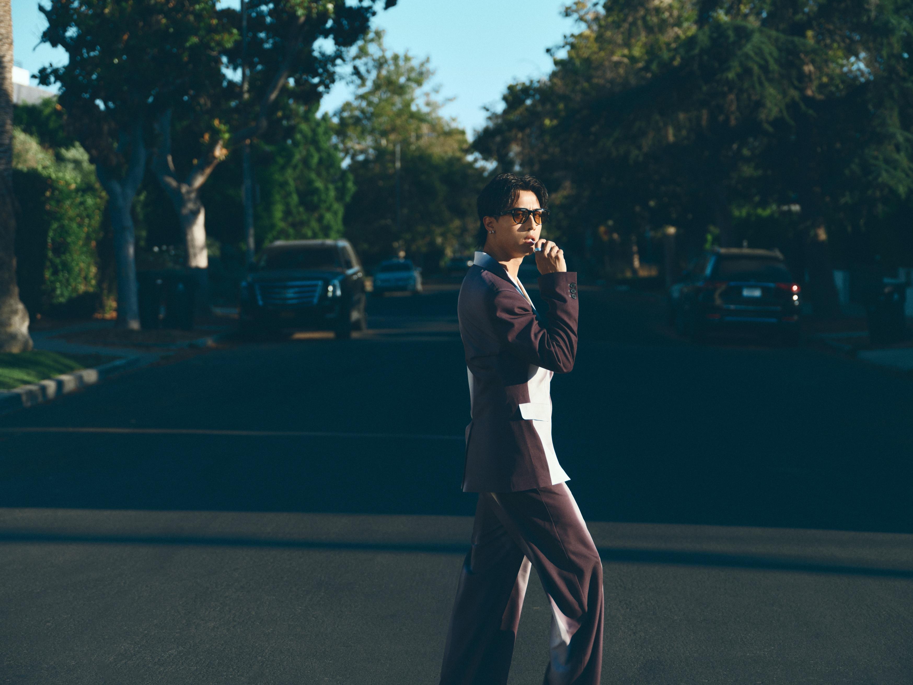 AK新歌《Blue Monkey》倣效美國MV氛圍