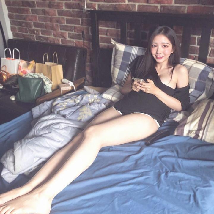 台灣KOL「貓的戀愛史」貼孕照自爆為紅女扮男裝再扮偽娘 網民不受落反揭疑似男兒身舊照