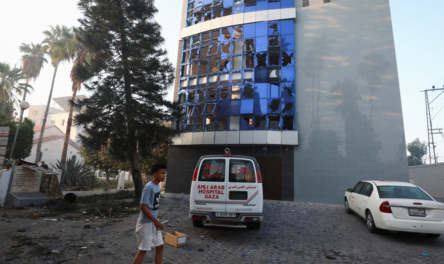 拜登與內塔尼亞胡討論沙加醫院遇襲事件,拜登稱根據他所見,醫院爆炸「似乎不是以方所為,而是其他組織」。(路透社)