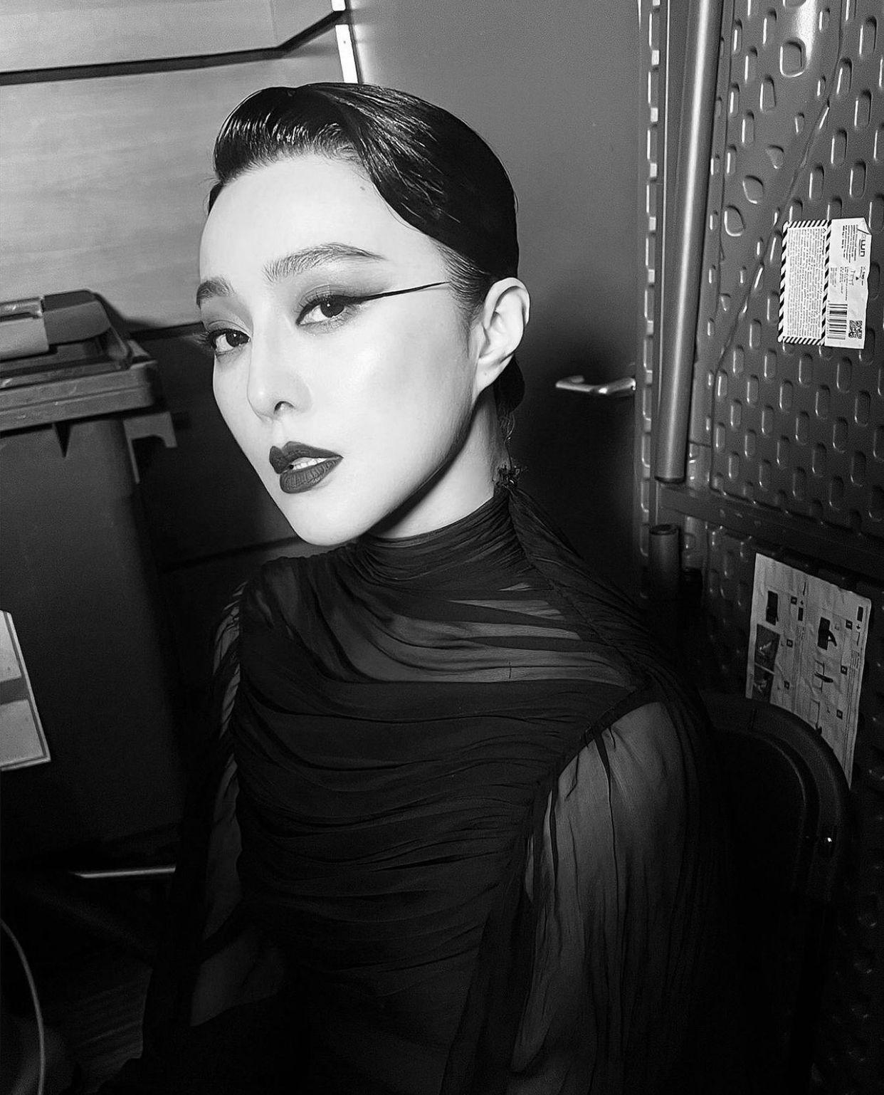 范冰冰已轉抵法國,出席巴黎時裝周。