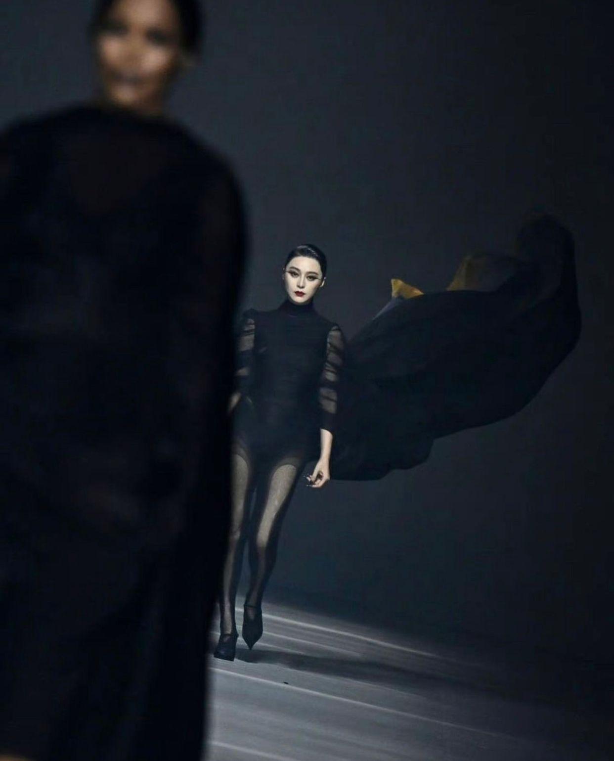 范冰冰應品牌邀請為巴黎時裝周行騷,更壓軸登場。