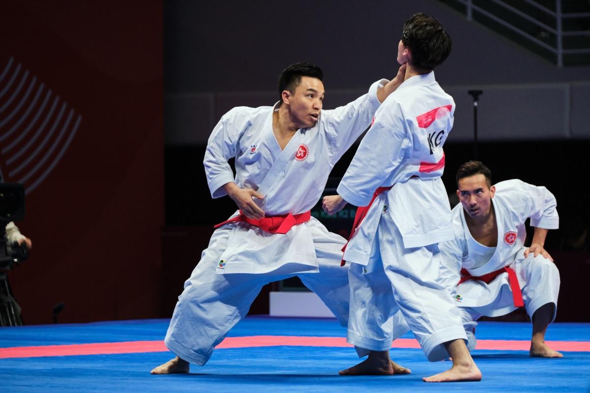 鄧宇軒、洪晧崴和鄭子文於「男子團體型」項目不敵對手。(港協暨奧委會提供)