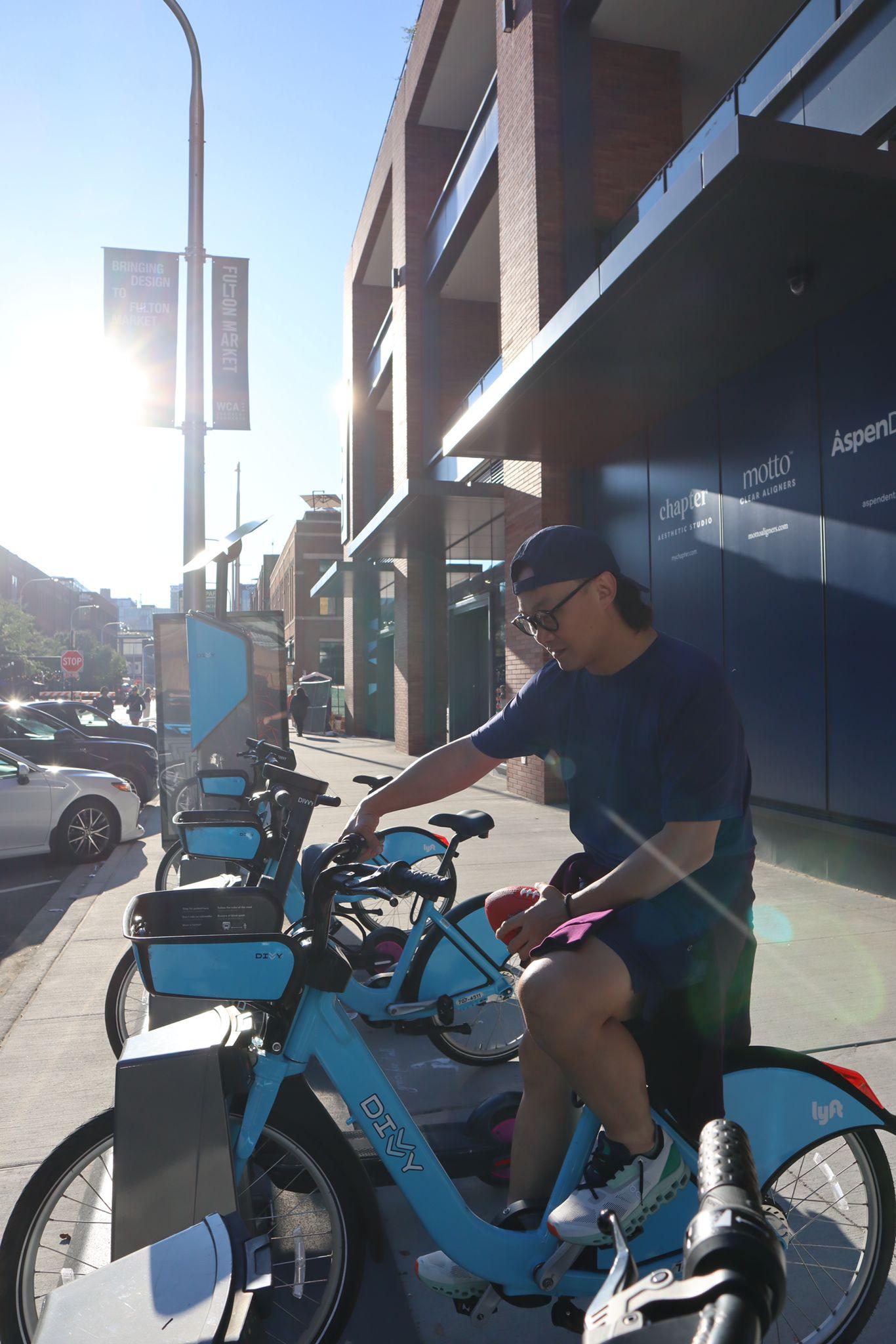 陳奕迅今次與不少在北美生活的舊朋友會面。