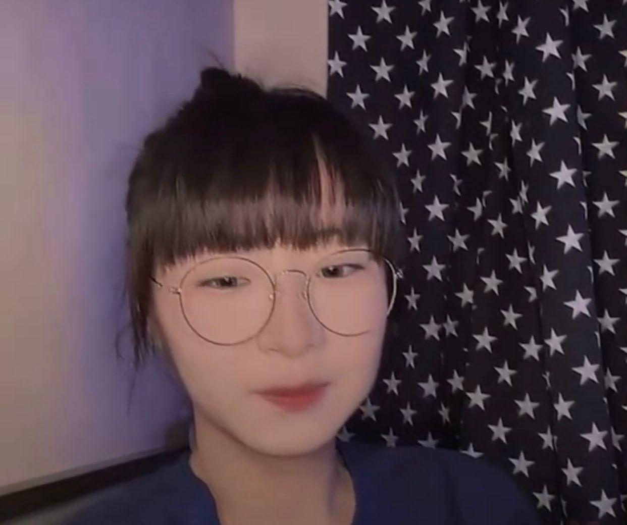 Elka對前度男友Boris不願多提。