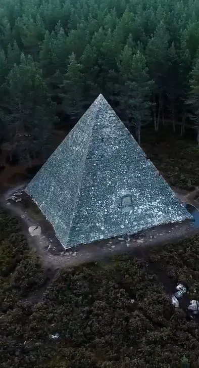 「阿爾伯特親王石塚」(Prince Albert's Cairn)其實是當地名勝。(互聯網)